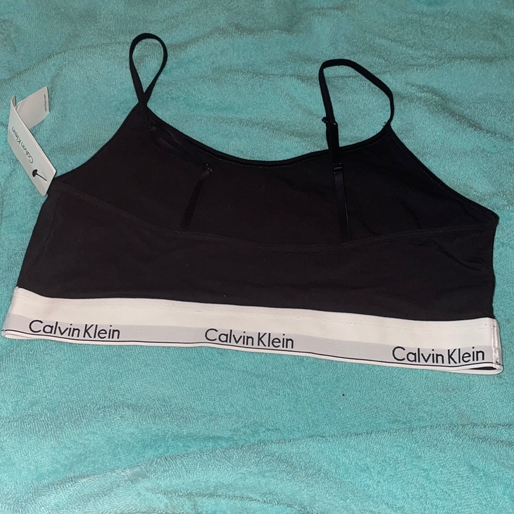 Calvin Klein 2 way black bra NO underwire brand new.